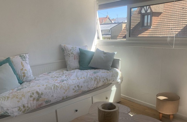 Renovated cocooning studio near park clinic