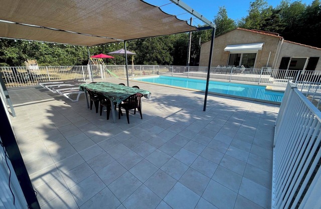 Renovated farmhouse in a natural setting, exceptional setting