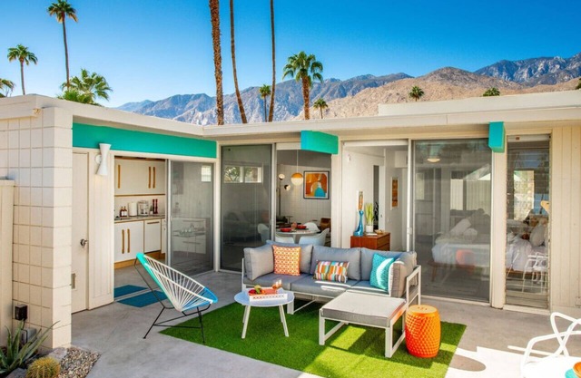 Renovated, luxe mid-century Ocotillo gem w/patio