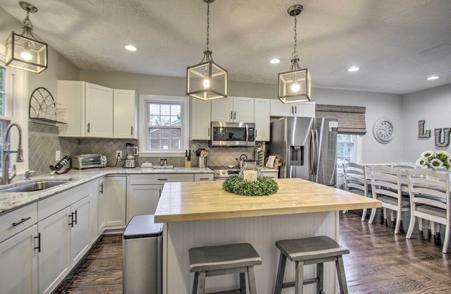 Renovated Lynchburg House ~ 2 Mi to Downtown!