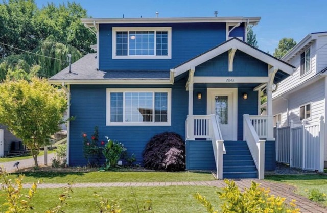 Renovated Magnolia 5 BR Home w/Outdoor Spacen