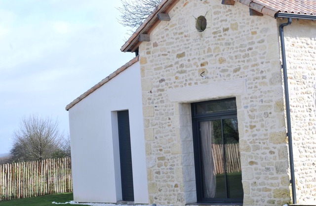 renovated private house with terrace and summer kitchen 10 minutes from the beaches