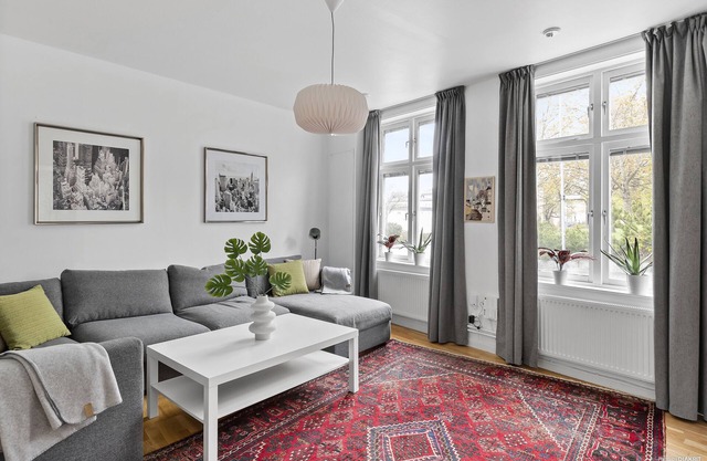 Renovated central apartment, views of the Cathedral