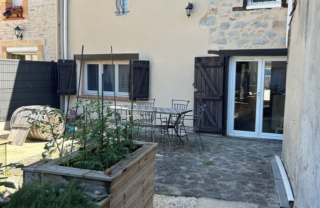 Renovated village house in the village of La Force