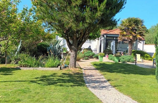 Rent house 110m2 near shops and sea, closed parking, veranda for relaxation