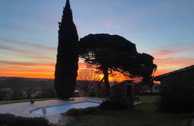 Rent Independent House - 12 to 14 Sleeps - 6 to 7 Bedrooms - Toulouse
