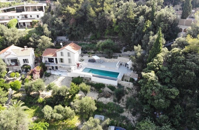 Rent Nice villa with infinity pool