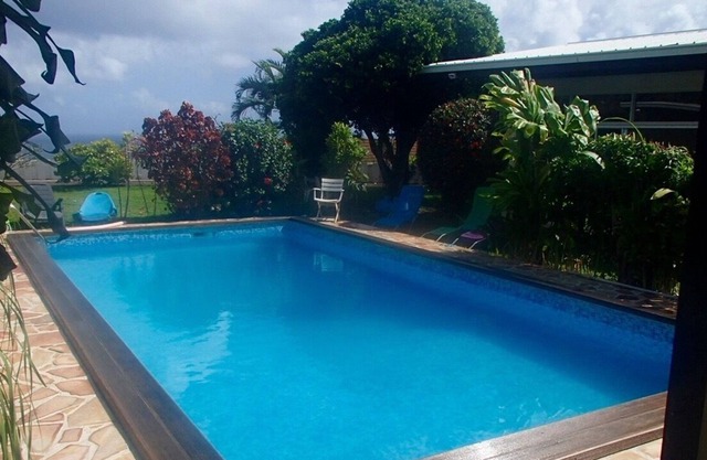 Rent very nice fare with swimming pool, land and lagoon view