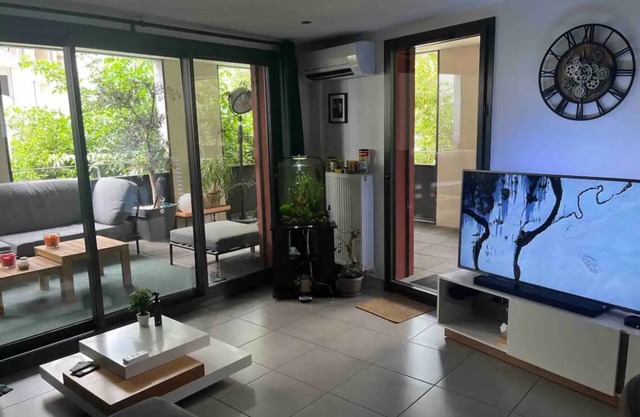 Rental Large T3 with terrace in Port Marianne