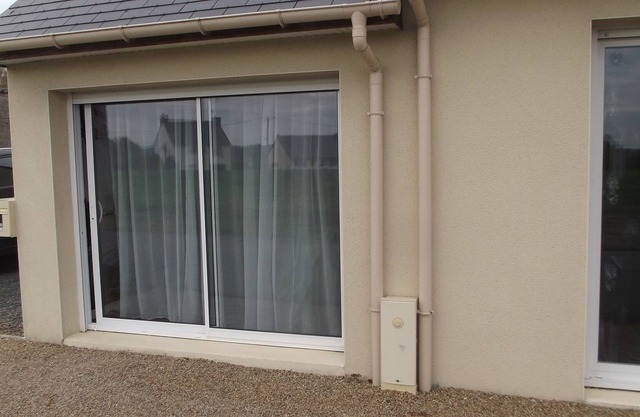 RENTS INDEPENDENT STUDIO NEAR GRANIT COAST 35 EURO NIGHT