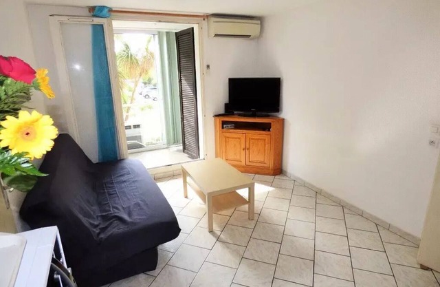 Residence La Croisette B - Close to the beach, walking distance, private parking
