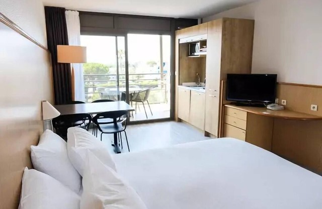 Residence Thalazur Antibes - 2 room ground floor apartment for 4 people