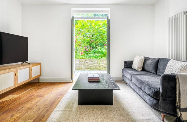 Residential Quiet Camden / Kentish Town 2BR, 8 min to st., by Blueground