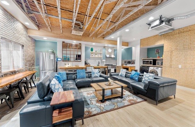 Resort Perks: 10 beds, Ocean Loft, tent & kitchen