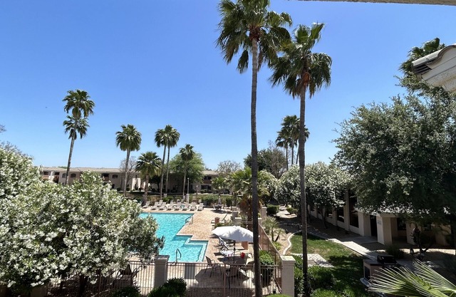 Resort Style Condo - Desert Breeze Villas