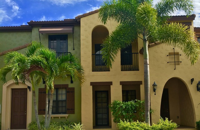 Resort Style Condominium at Ole in Lely Resorts!