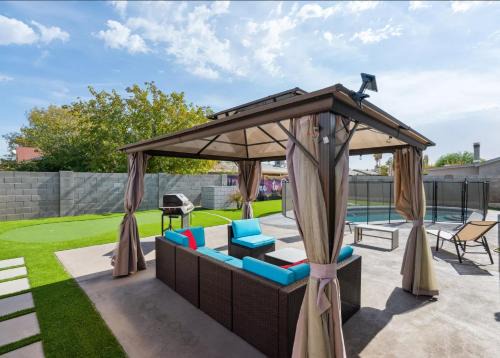 Resort-style home with pool in Phoenix minutes from State Farm Stadium!
