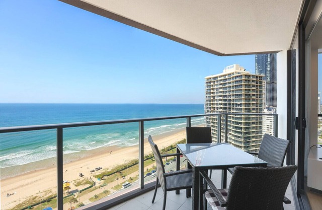 Rhapsody by the Sea: 360° Ocean Views, Pool & Gym
