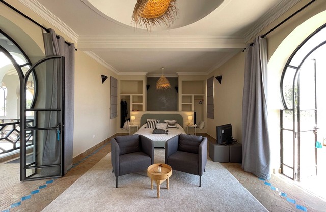 Riad la Bonne Etoile, house staff, 6 bedrooms, swimming pool.