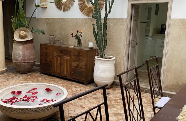 Riad Princesse Jamila, Riad guest house, Spa 5 rooms in the medina