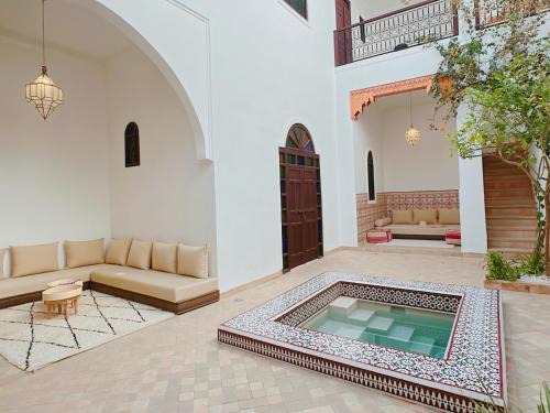 Riad Solila, 4 Suites de Charme, Piscine Chauffée et Rooftop à Marrakech