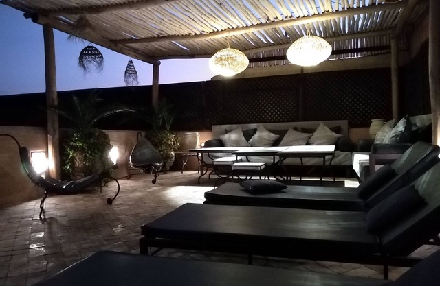 Riad-type house in Medina, close to Lycée Mohamed V in a quiet neighborhood.