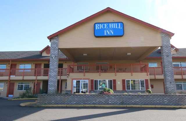 Rice Hill Inn