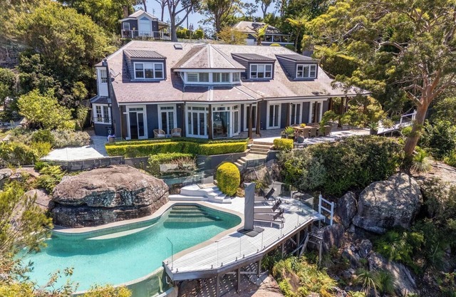 Ridgedale House – Luxurious Seaside Retreat