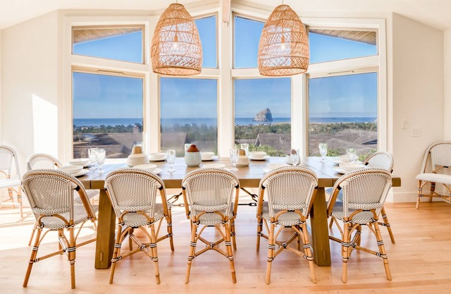 Rip Tide Beach House! Single-Level Haystack Rock Views, Chic Kitchen, King Suite