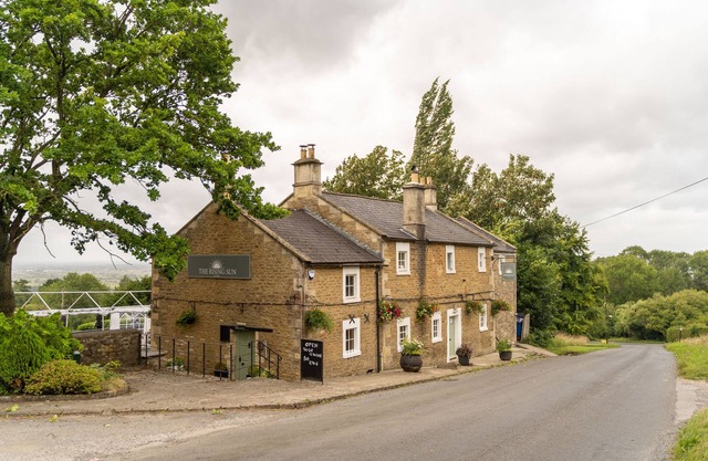 Rising Sun Pub, Restaurant and Room