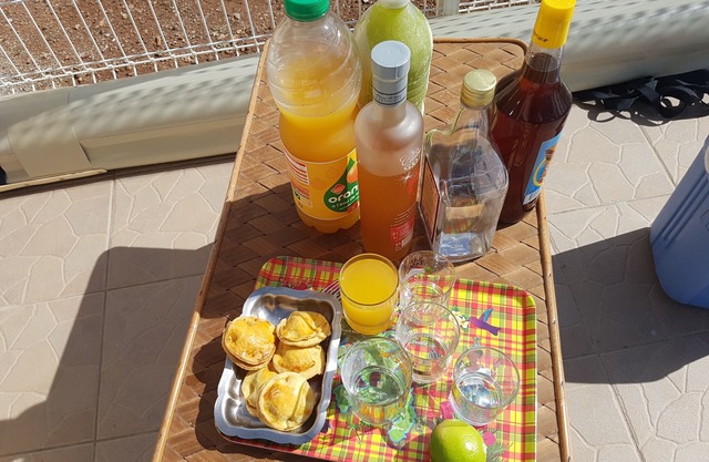 RISING SUN VILLA, AIR CONDITIONED, WIFI, (PRIVATE POOL AND JACUZZI OPTIONAL)