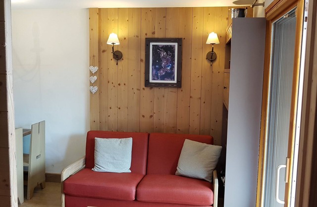 Risoul apartment T2 4 sleeps Antarès departure and return ski-in ski-out