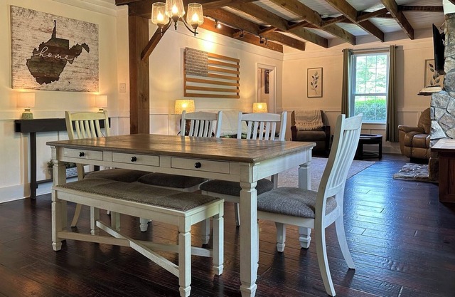 River Chase - Historic Farmhouse on the Potomac!