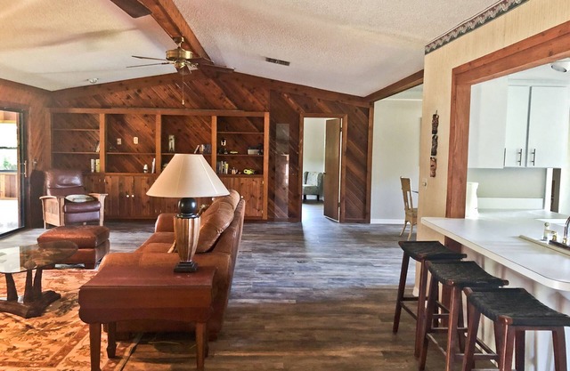 River House - Overlooking the Scenic Withlacoochee River - Sleeps 4.