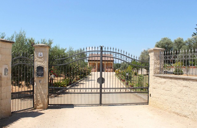 RIVER VIEW CHARMING VILLA IN AMAZING ALGHERO WITH AC