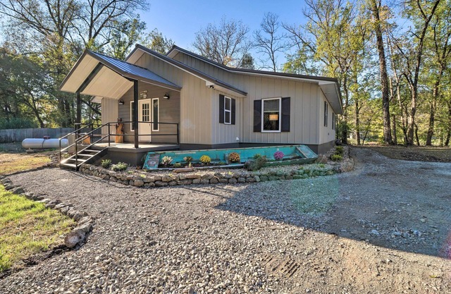 Riverfront 'Heaven on the White' w/Covered Patio!