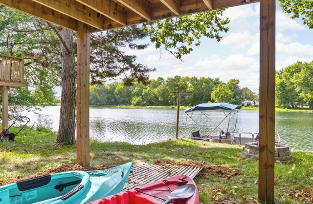 Riverfront Noblesville Home/kayaks/Fishing, boating!