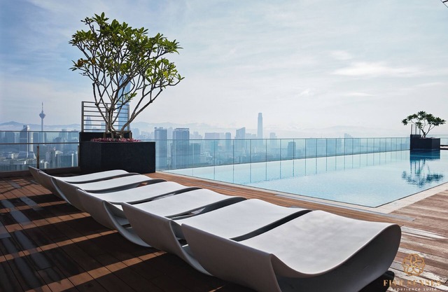 Riveria Premium Kuala Lumpur, Roam