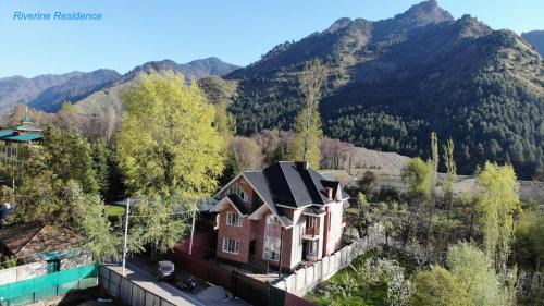 Riverine Residence