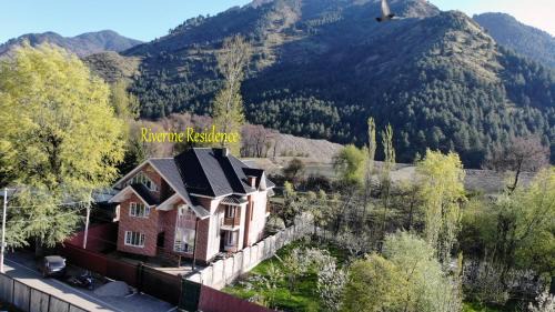 Riverine Residence