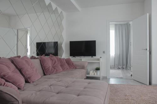 Riverside apartment with terrace