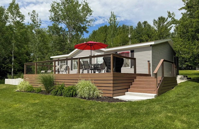 Riverside Cottage w/70' Private Dock - 5 Minutes From Town!