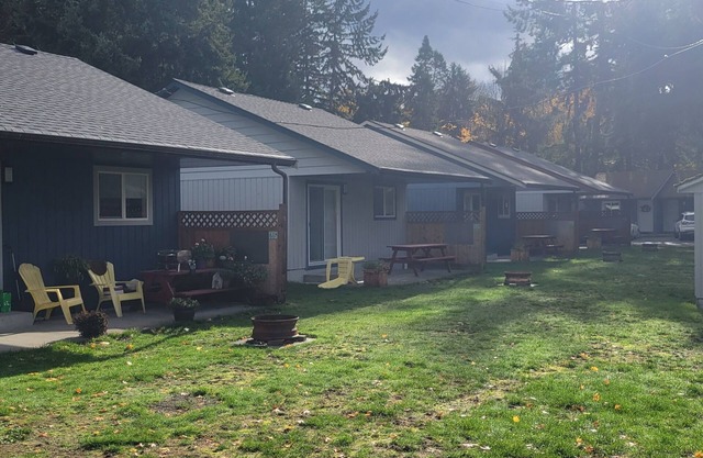 Riverside Resort - Two Bedroom Standalone Cabin