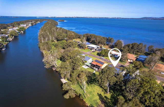 Riverside Splendour S