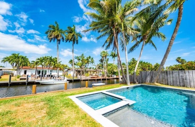 Riverside View and Access w/Pool
