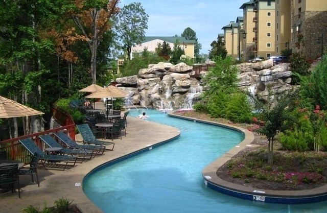 Riverstone -1BRcorner, Mtn/River view,Indoor pool, 5min Ripken/Dollywood/LeConte