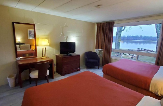 Riverview Motel