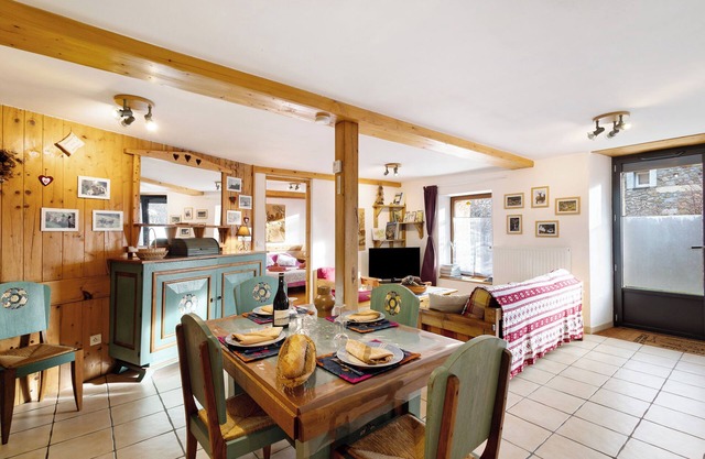 Roc del Boc – Mountain view, peaceful and cozy stay in La Cabanasse with 2 bedrooms and BBQ