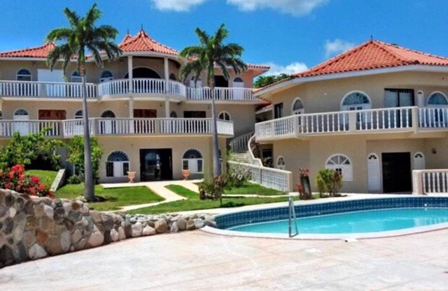 Rockcliff Villa