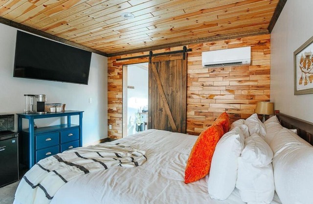 Rockwell Ridge The Chestnut Suite